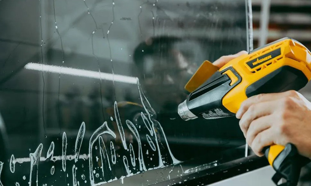 Trimming tint to fit the window